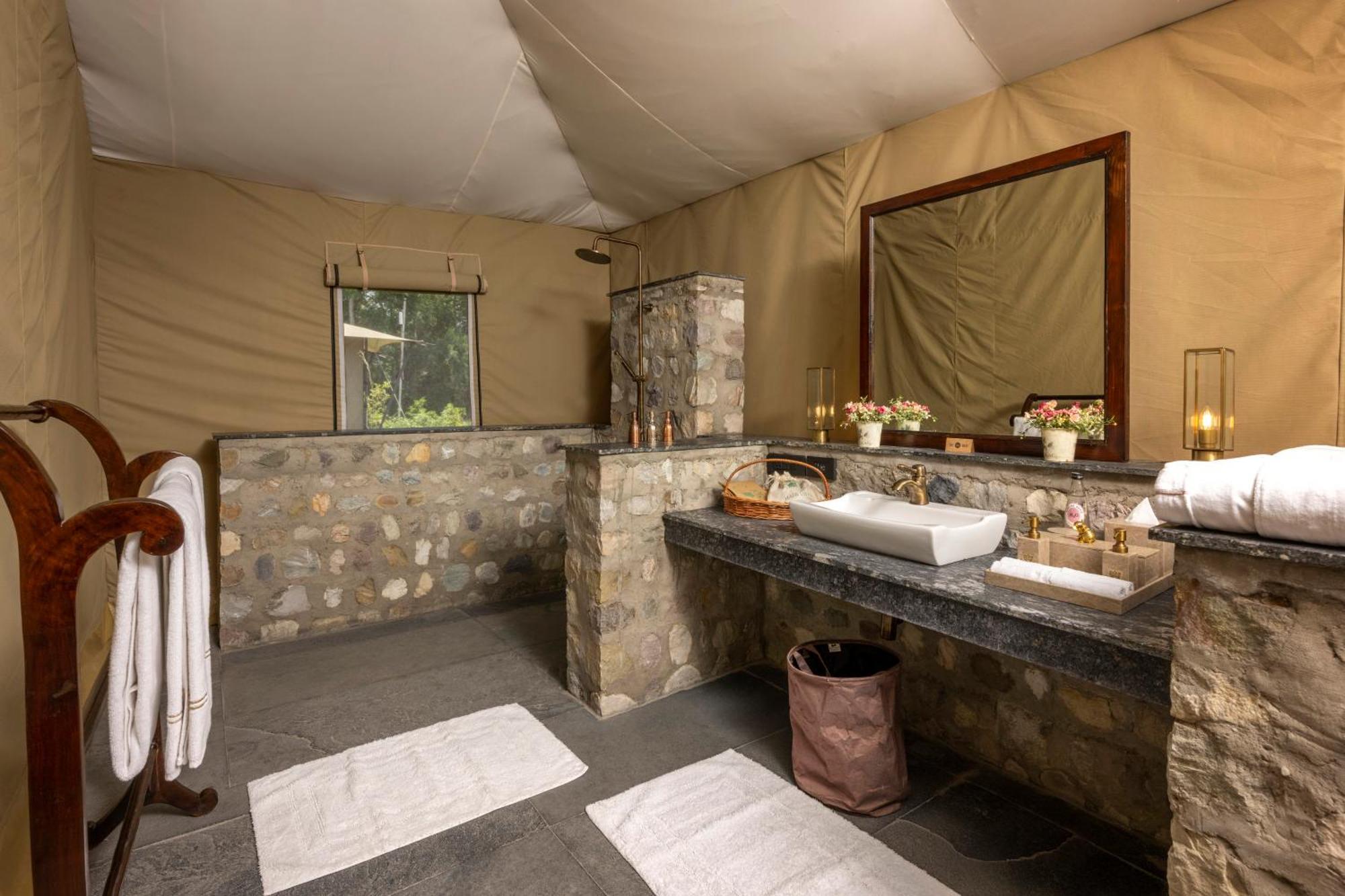 Aalia Jungle Retreat & - Claridges Collection Luxury tent