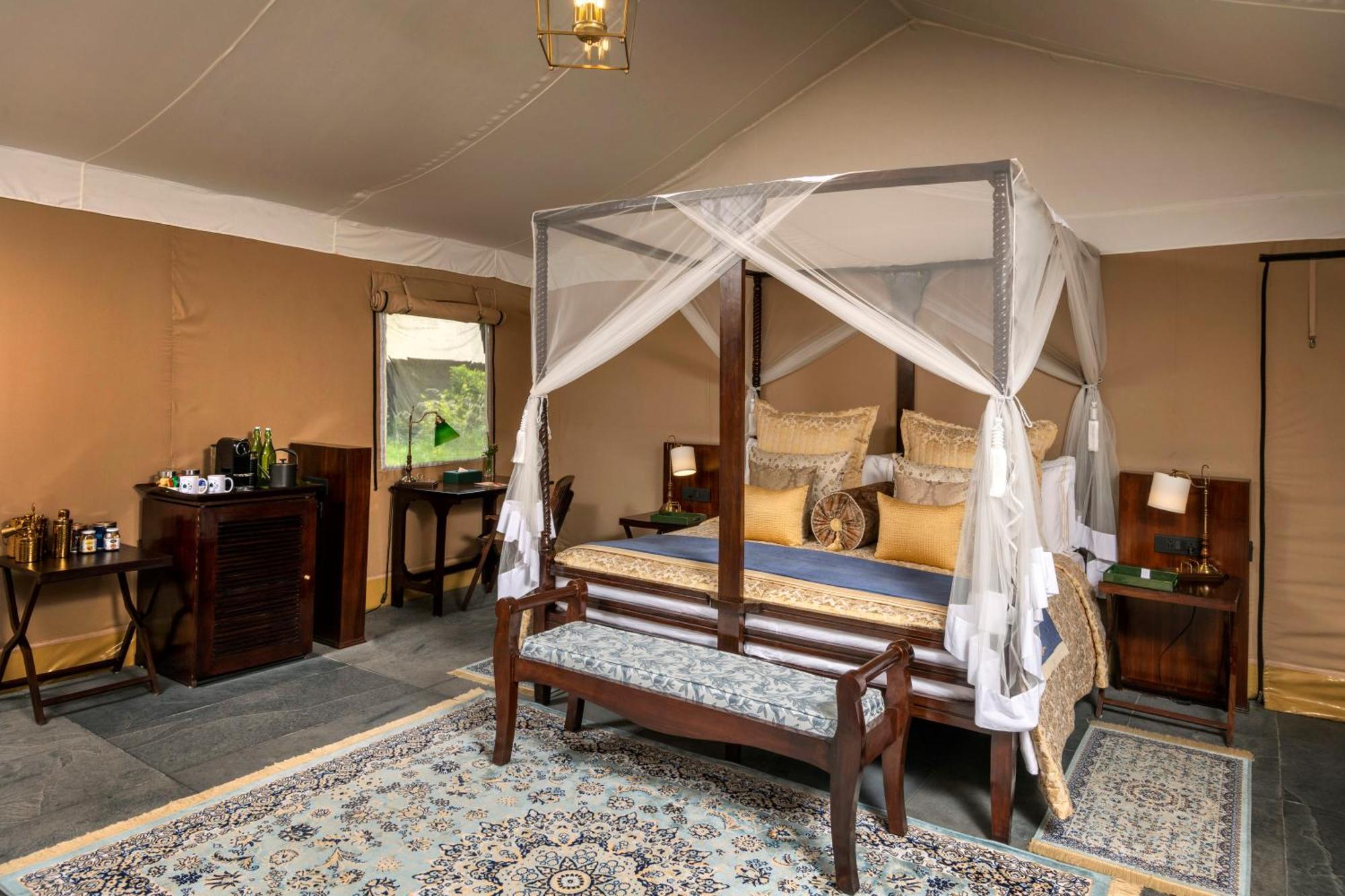 Luxury tent Aalia Jungle Retreat & - Claridges Collection
